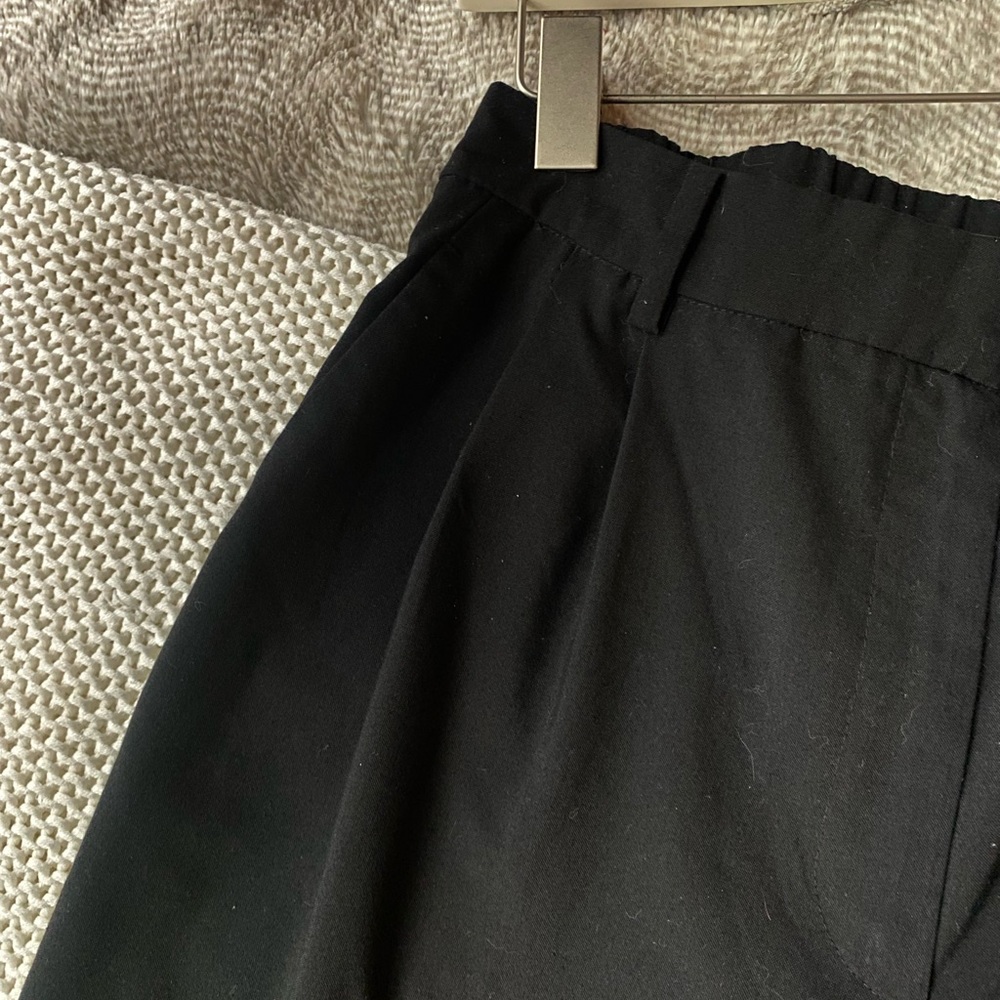 Black trousers